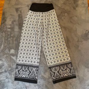 Black and White patterned pants